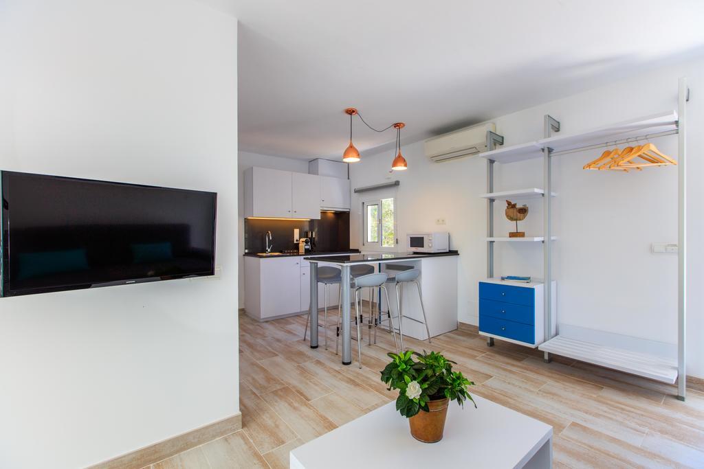 Pinos Playa Suites Bãi biển Bãi biển Playa Migjorn Ngoại thất bức ảnh